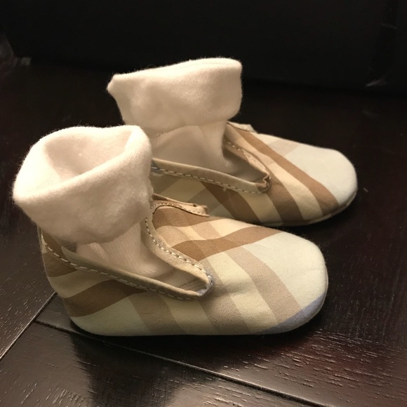 burberry baby booties